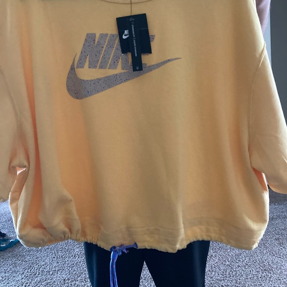 Nike Plus Size Sweater - Picture 8 of 9